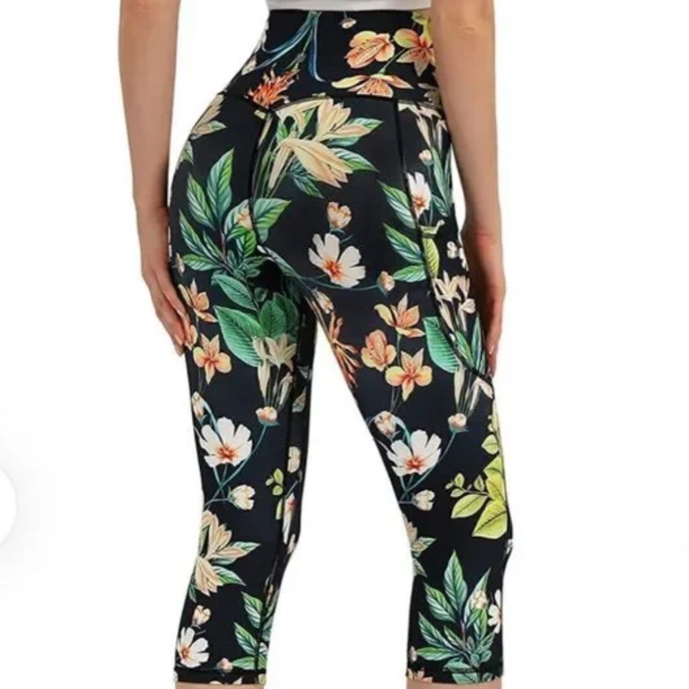Ododos High-Rise Capri Leggings Size Medium Black Tropical Print - Picture 3 of 9